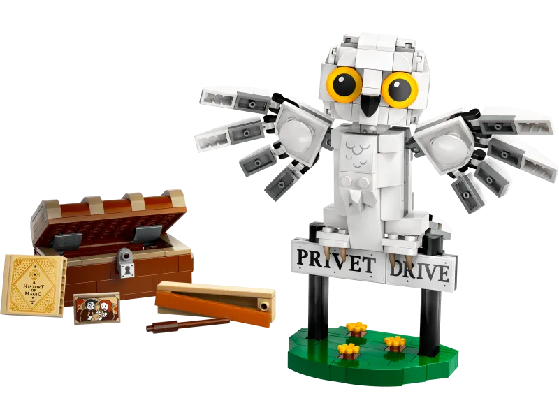 Hedwig at 4 Privet Drive